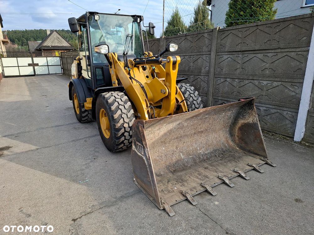 Caterpillar CAT 906 M - 12