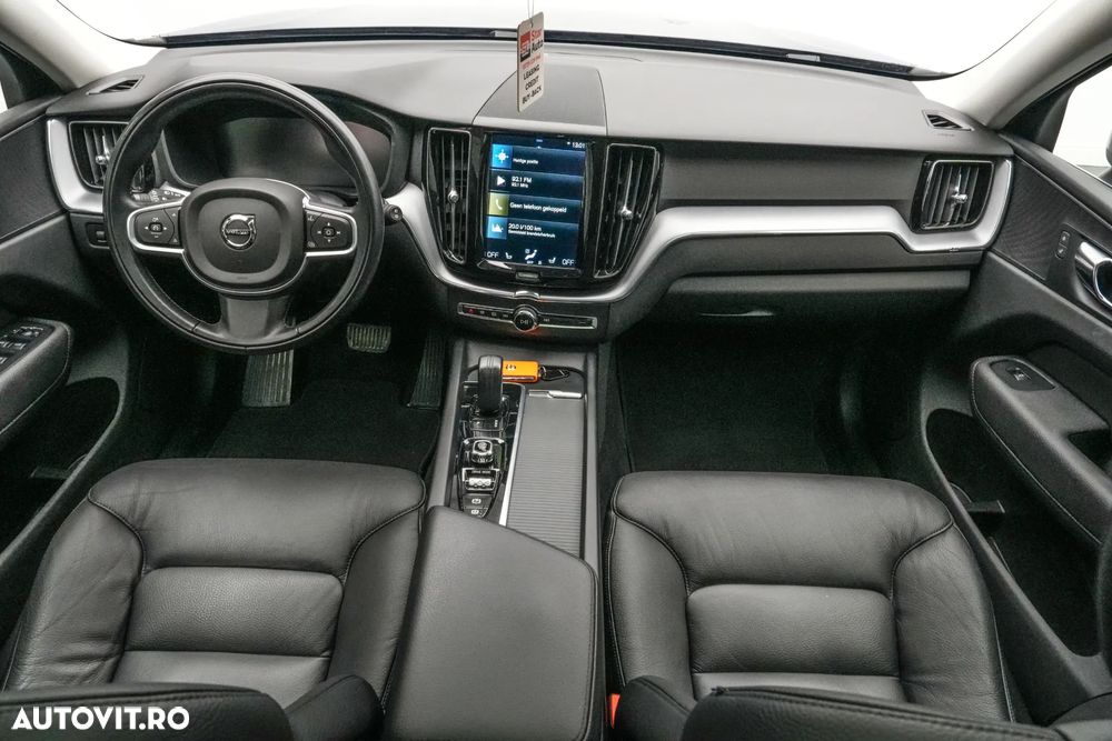 Volvo XC 60 T8 Twin Engine AWD Momentum Pro - 7