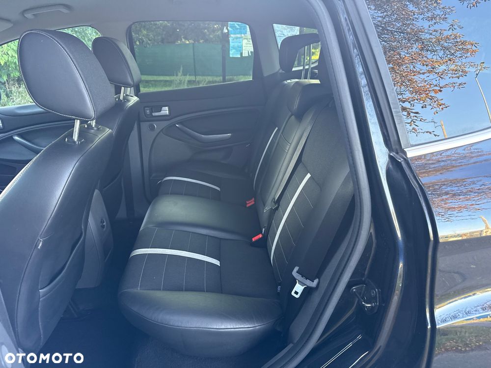 Ford Kuga 2.5 4x4 Titanium - 16