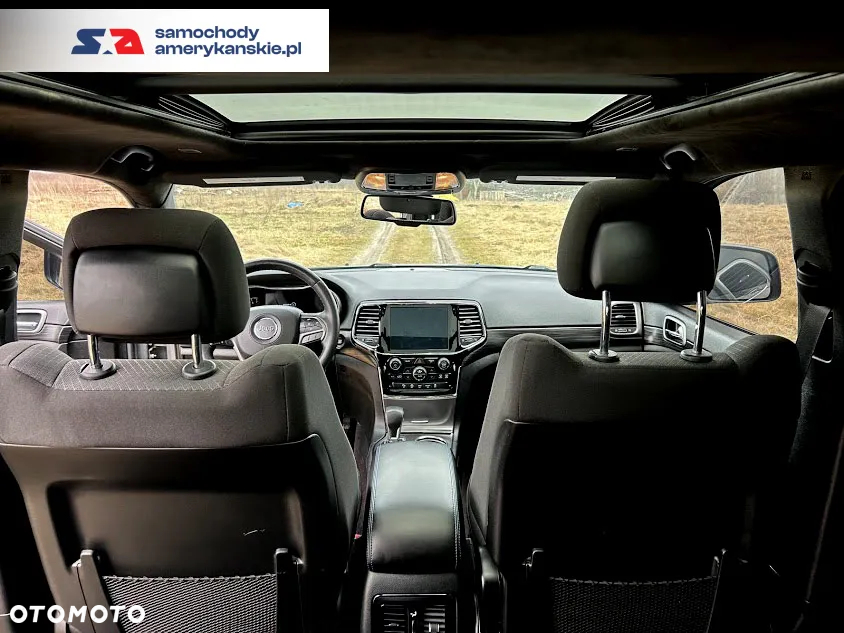 Jeep Grand Cherokee - 24