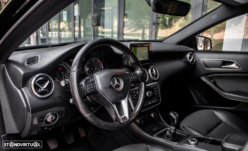 Mercedes-Benz A 180 d AMG Line - 21