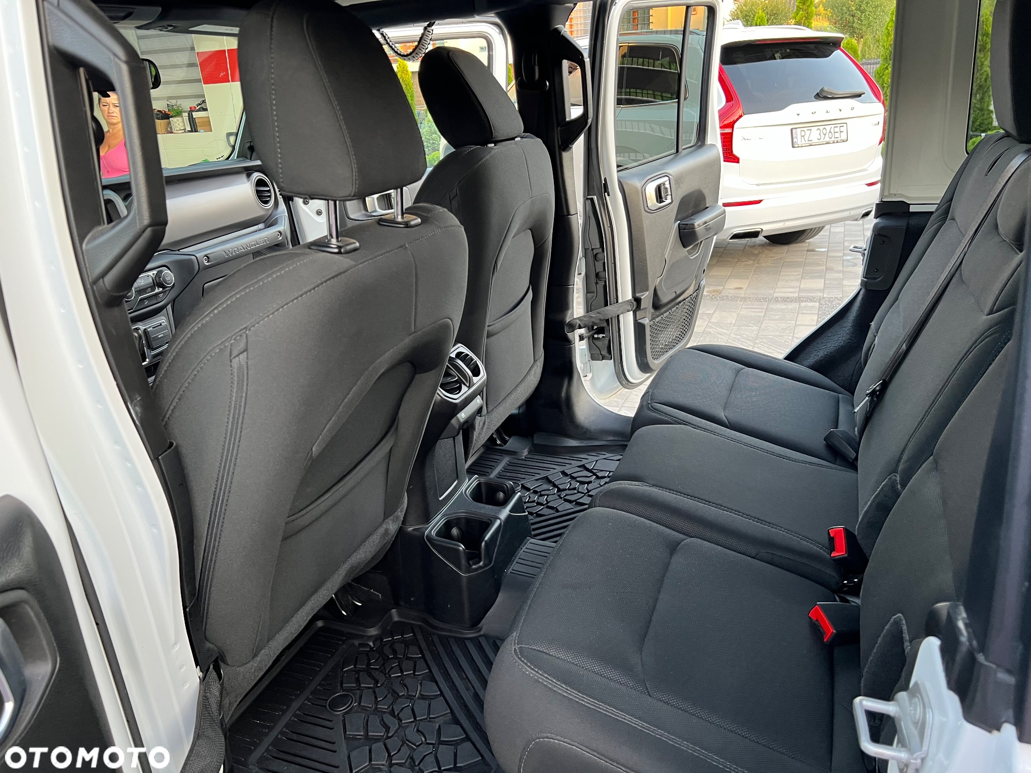 Jeep Wrangler - 10