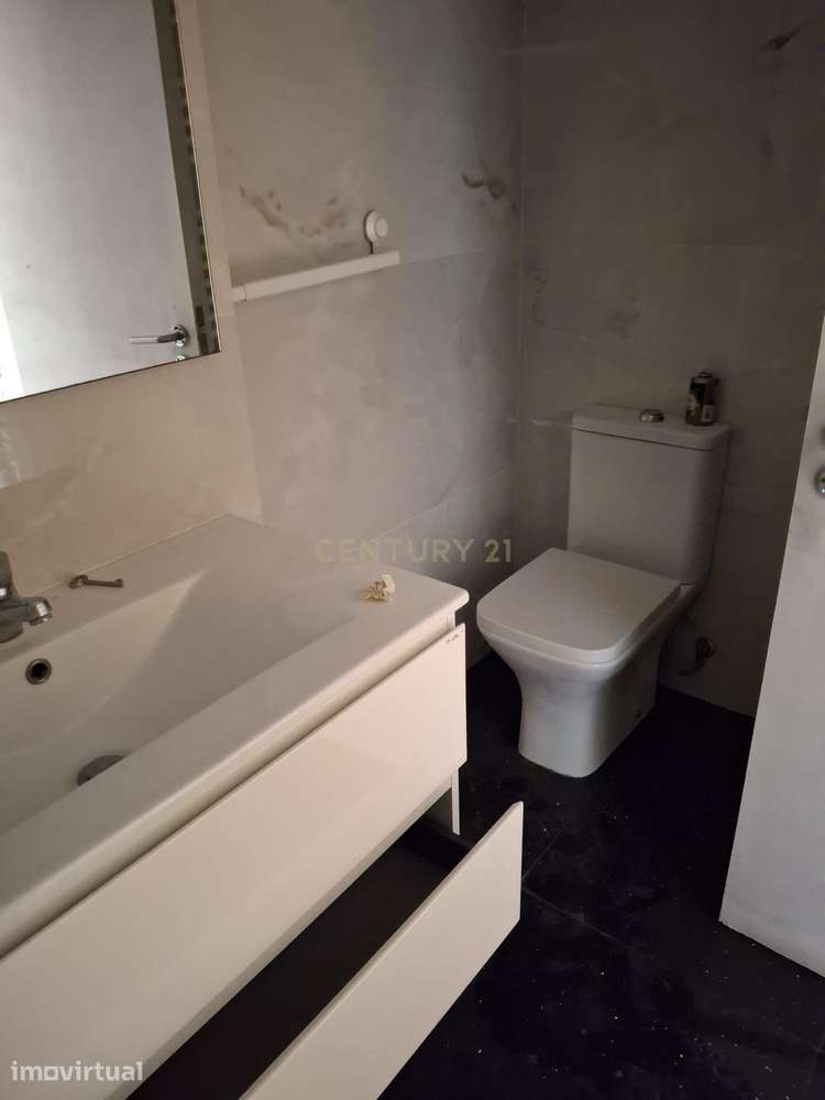 T3 com Box, totalmente remodelado para Arrendamento, Monte da Caparica - Grande imagem: 4/15
