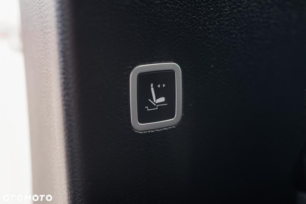 Chrysler Pacifica - 30