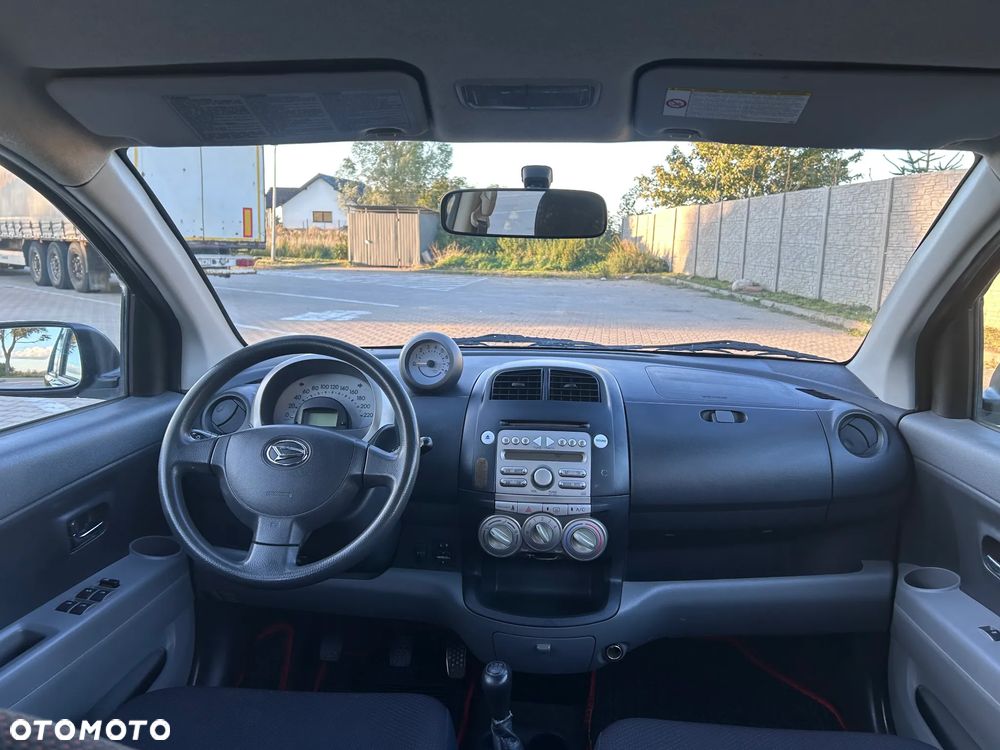 Daihatsu Sirion - 9