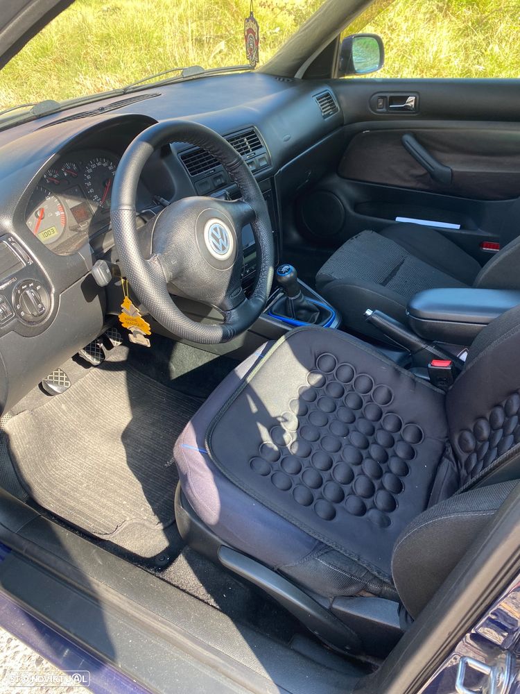 Volkswagen Bora 1.9 TDi Highline — fotografia 8