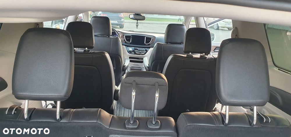 Chrysler Pacifica - 9