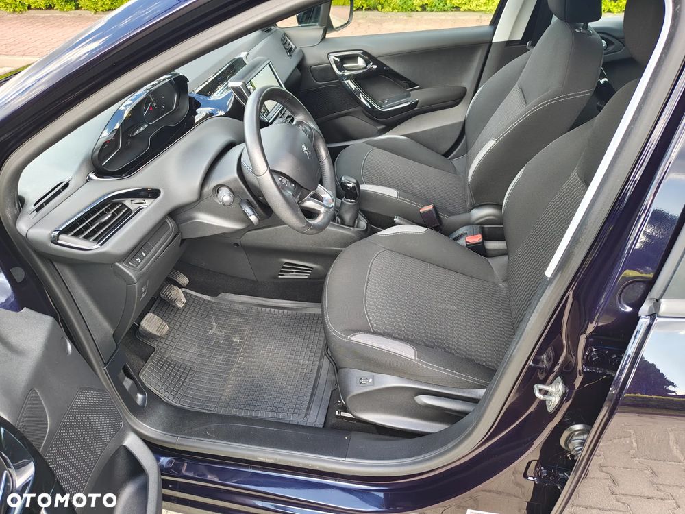 Peugeot 208 82 PureTech Style - 9