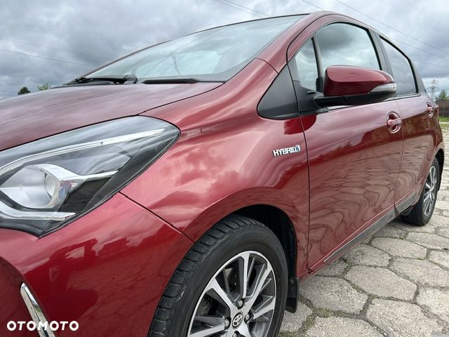 Toyota Yaris Hybrid 100 Life - 10