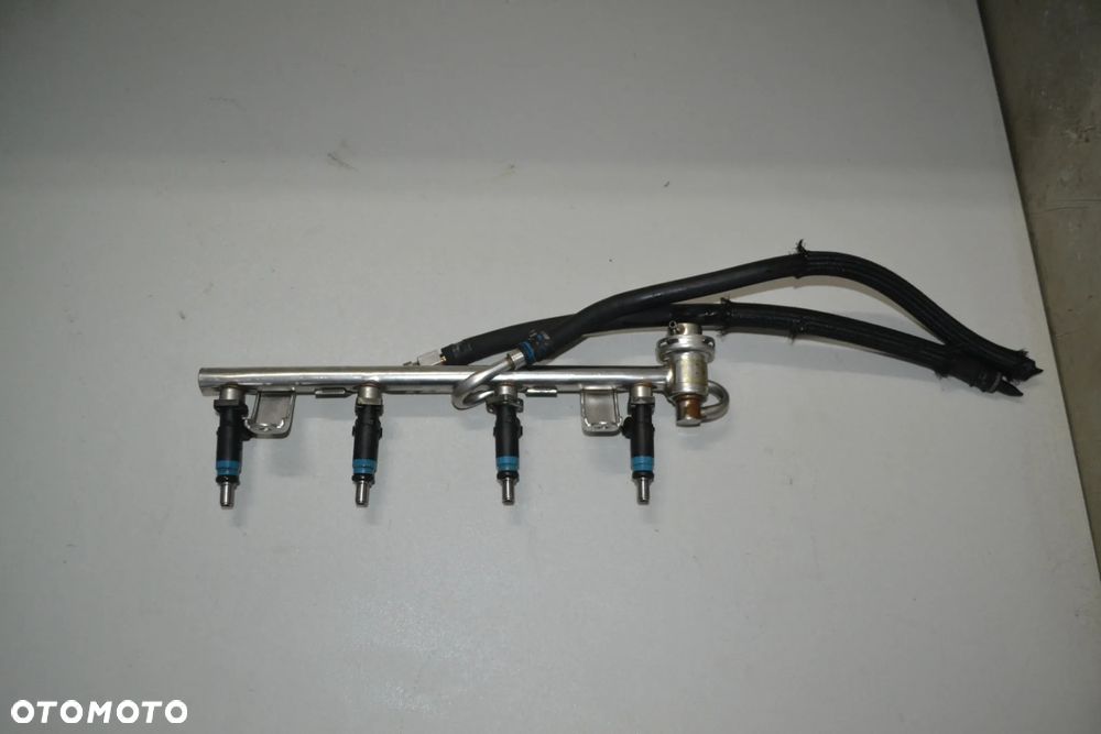 VW PASSAT B5 FL AUDI A4 B6 2,0 ALT LISTWA WTRYSKOWA PALIWA WTRYSKI KPL 06B133551K - 2