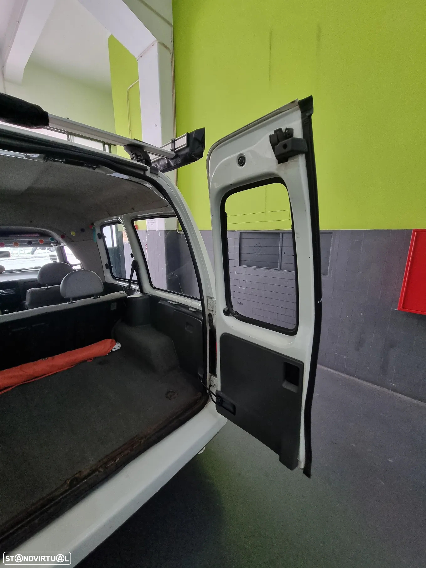 VW Caddy 1.4i - 27