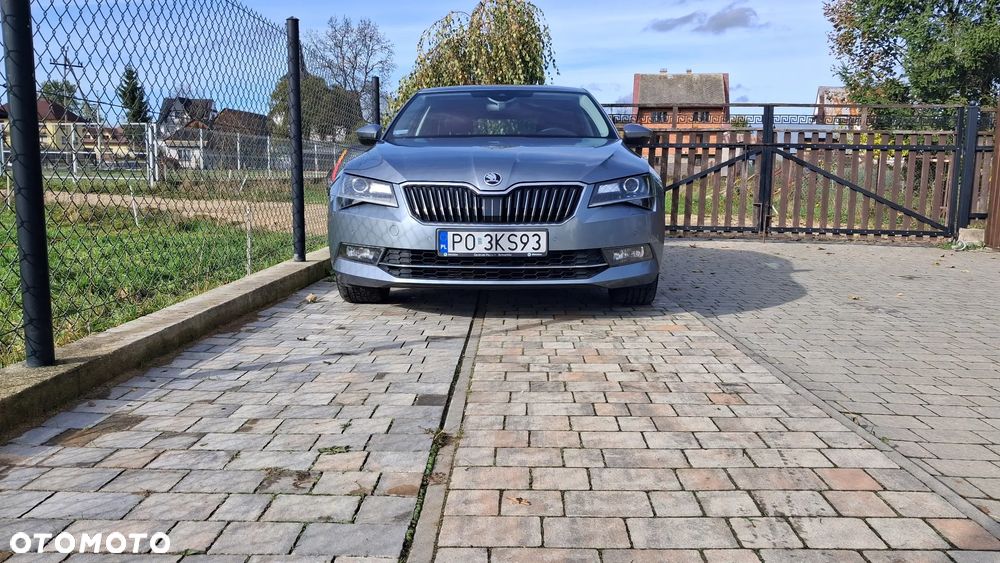Skoda Superb 2.0 TDI SCR Style DSG - 10
