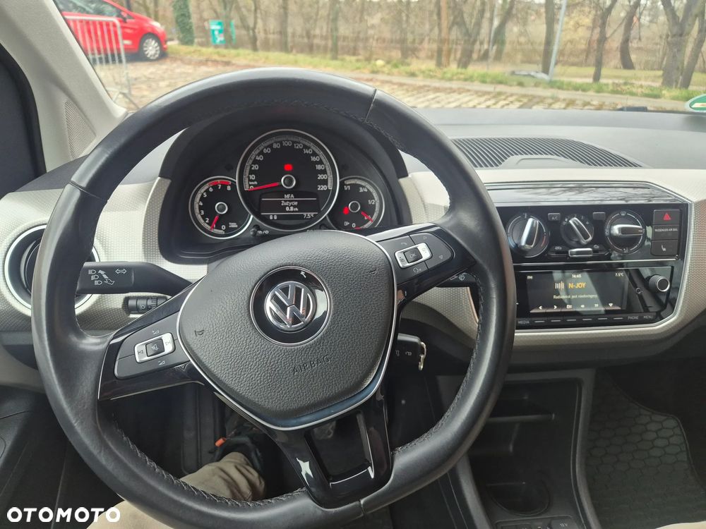 Volkswagen up! (BlueMotion Technology) move - 23