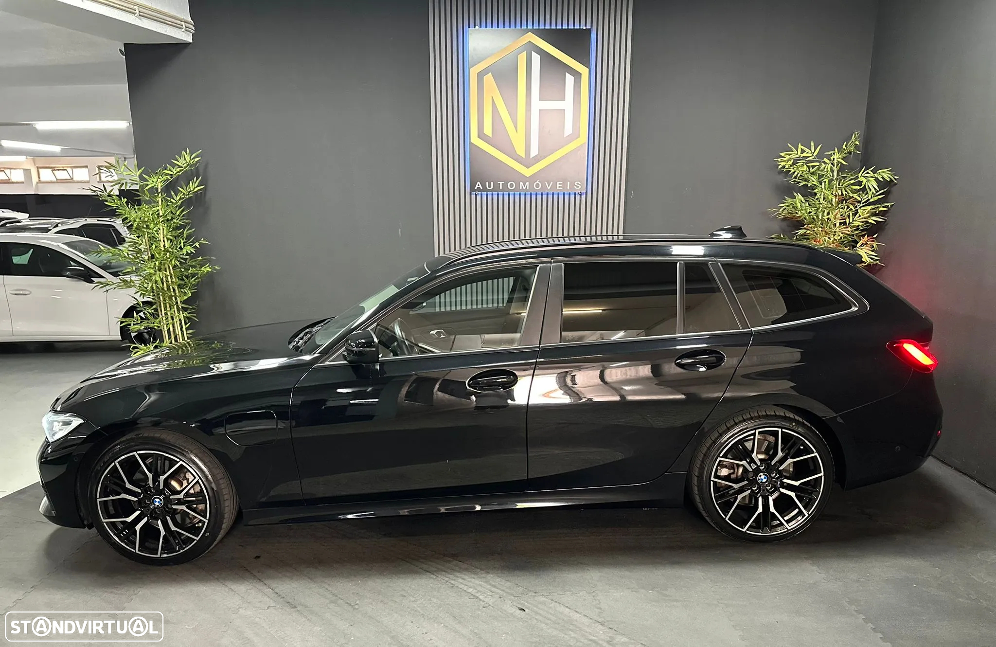 BMW 330 e Touring Line Sport Auto - 3