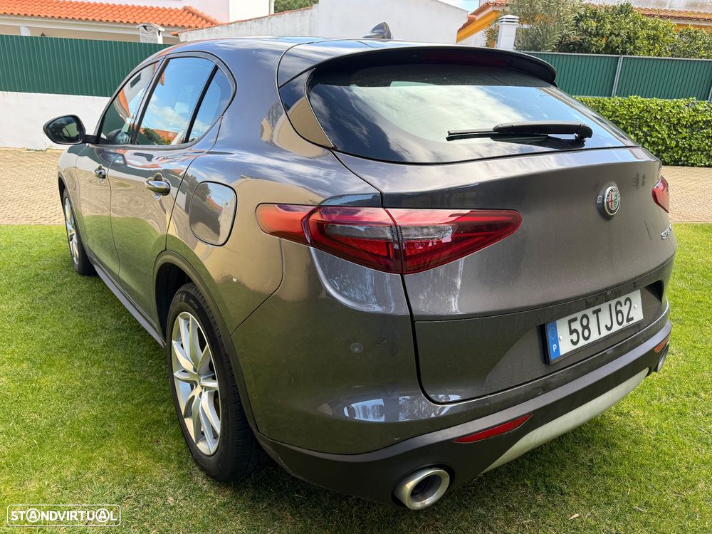 Alfa Romeo Stelvio 2.2 16V AT8 Executive - 4