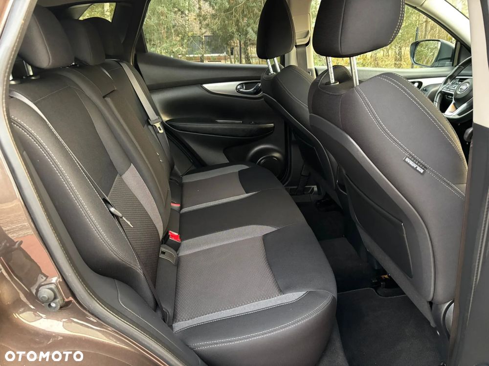 Nissan Qashqai 1.3 DIG-T N-WAY - 26