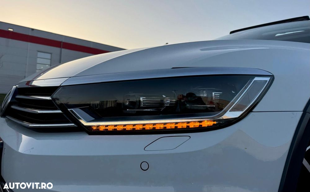 Volkswagen Passat Alltrack 2.0 TDI DSG 4Motion - 37