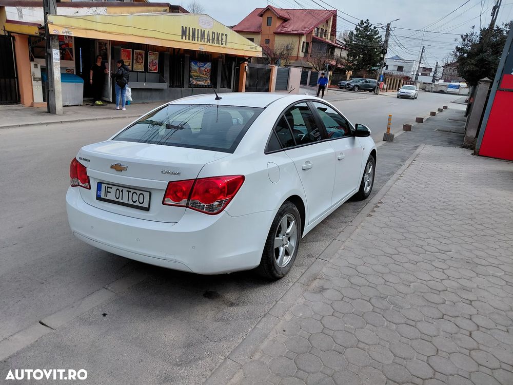 Chevrolet Cruze 1.8 Ecotec LT+ - 12