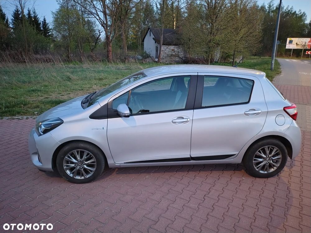 Toyota Yaris Hybrid 100 Premium EU6 - 4