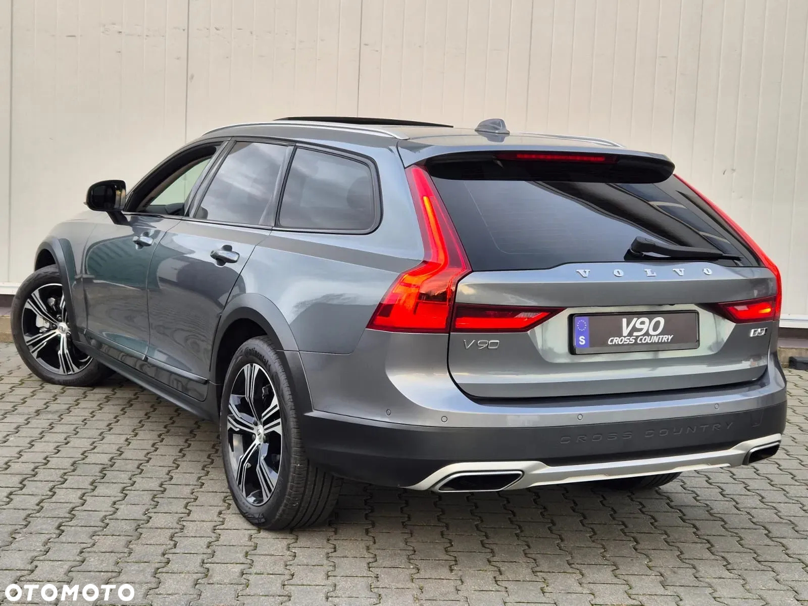 Volvo V90 Cross Country D5 AWD - 11