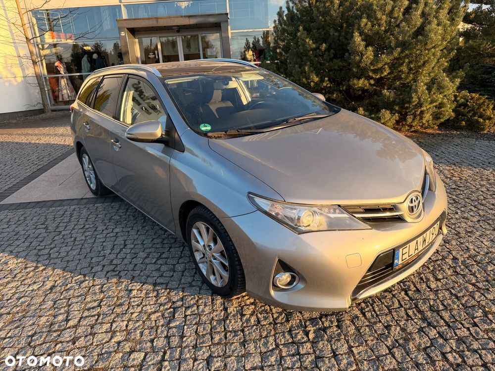 Toyota Auris 1.6 Executive - 28
