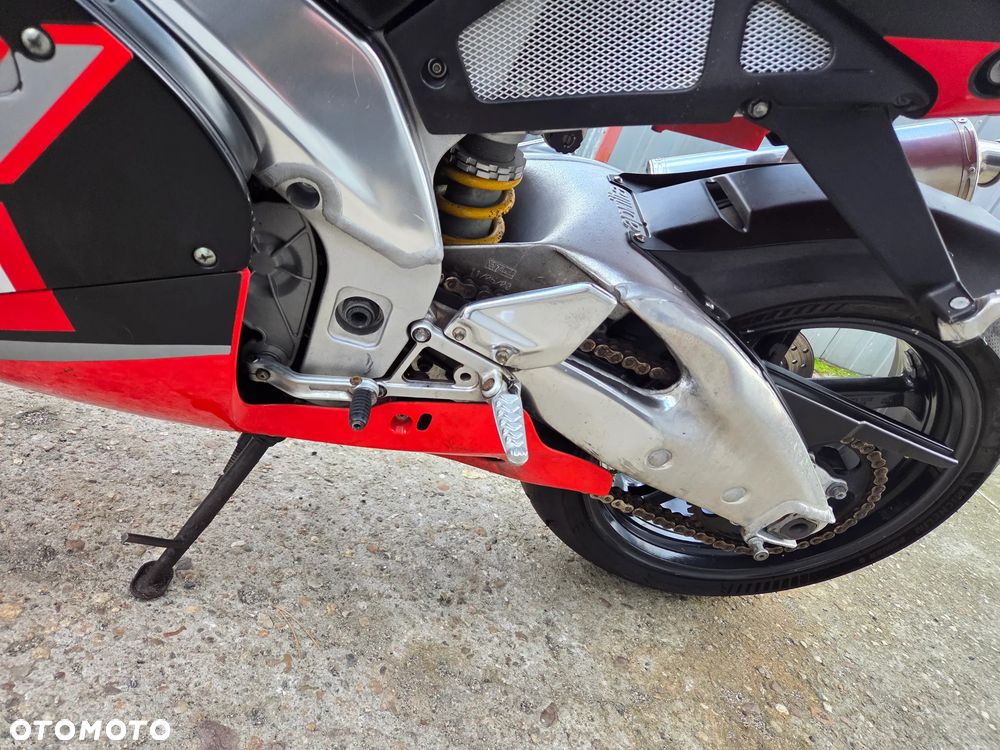 Aprilia RSV - 32