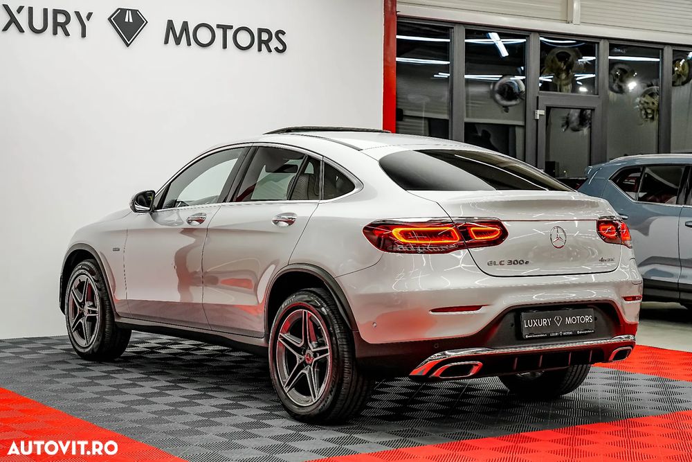 Mercedes-Benz GLC Coupe 300 e 4Matic 9G-TRONIC AMG Line Plus - 11