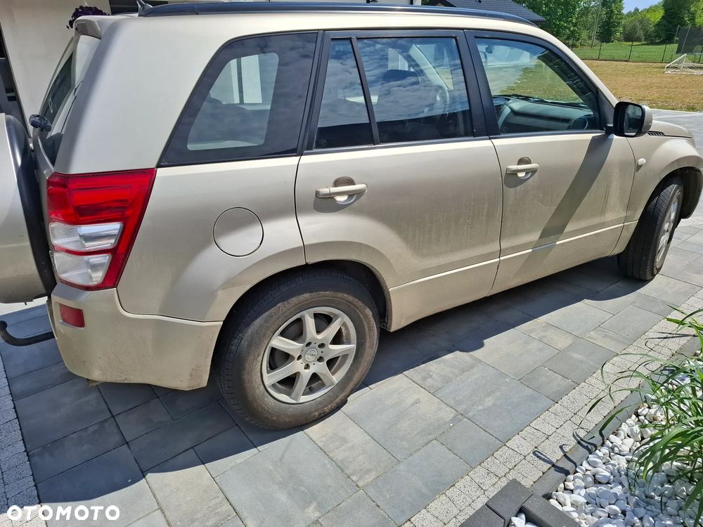 Suzuki Grand Vitara 2.0 - 5
