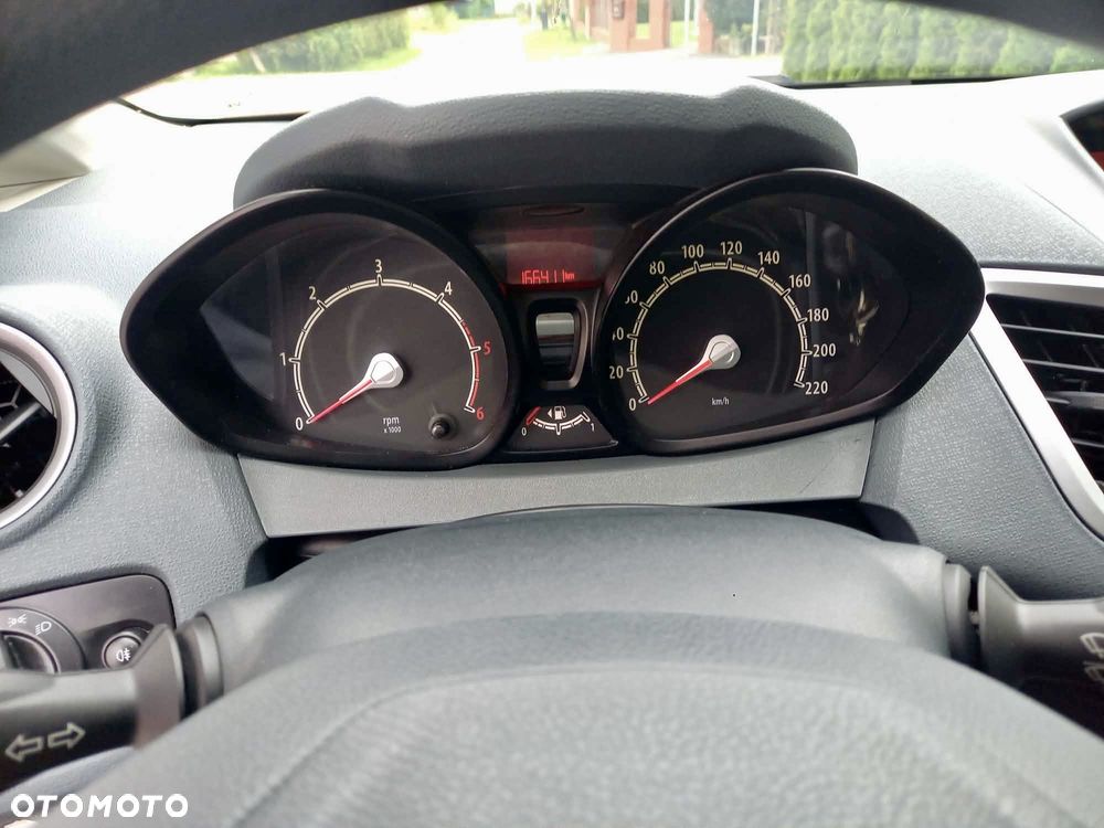 Ford Fiesta 1.6 TDCi Trend - 8