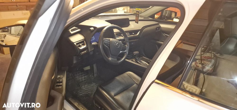 Lexus UX 250h E-FOUR Luxury ML - 8