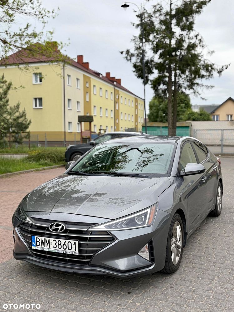 Hyundai Elantra - 1