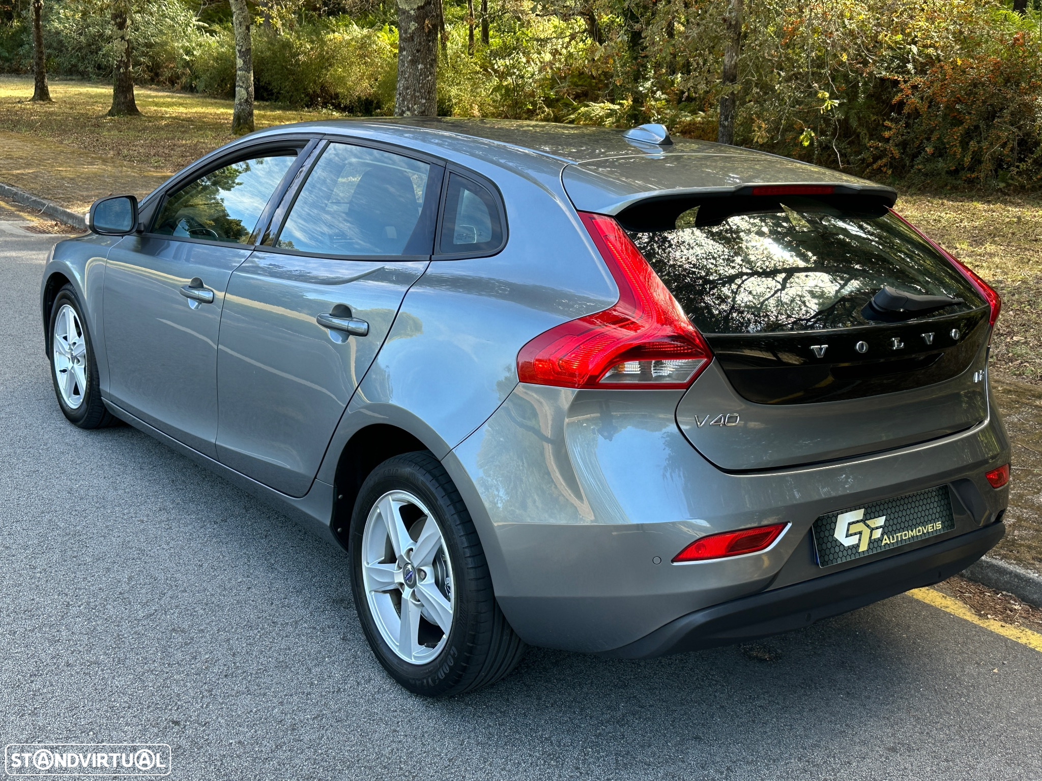 Volvo V40 1.6 D2 Kinetic - 4