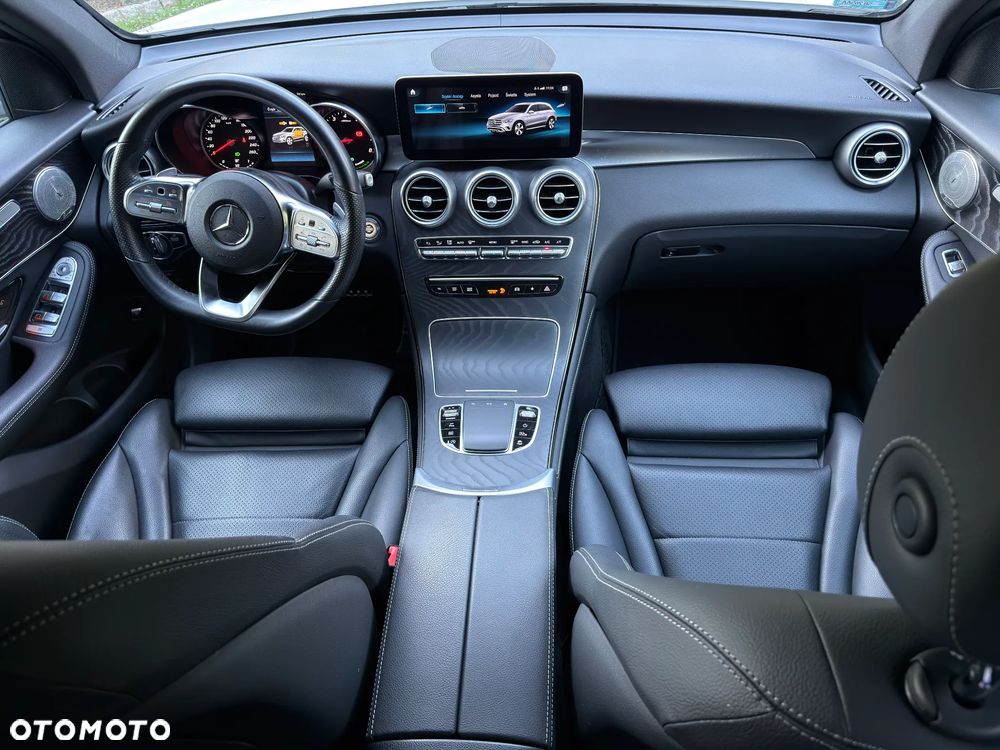 Mercedes-Benz GLC 250 4Matic 9G-TRONIC AMG Line - 15