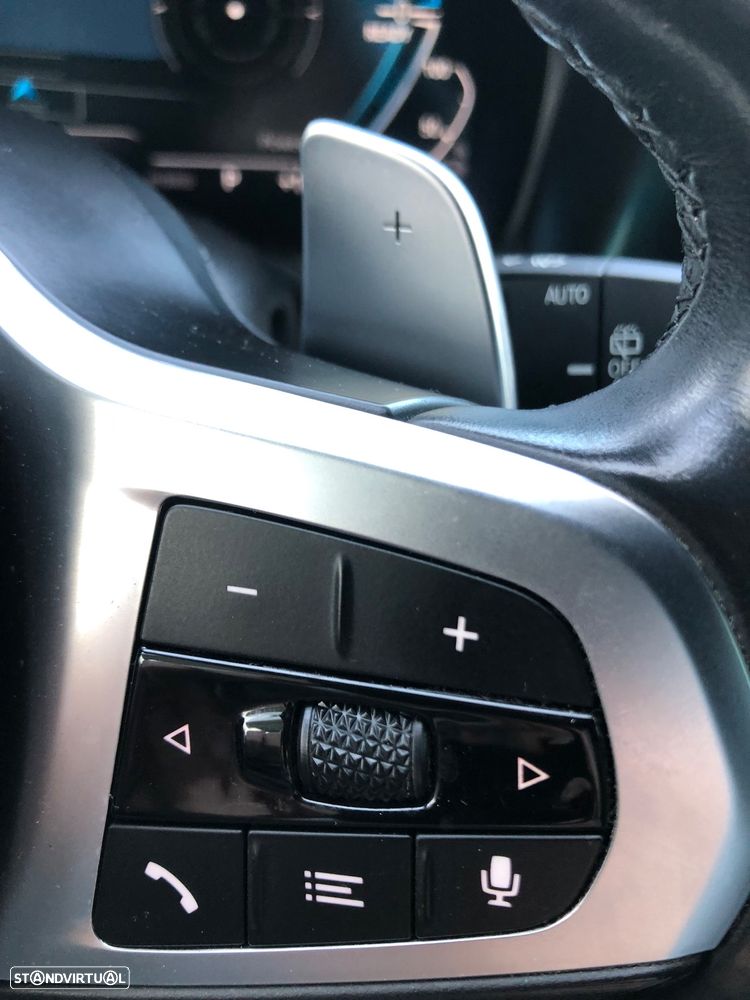 BMW 320 e Pack Desportivo M Auto - 38