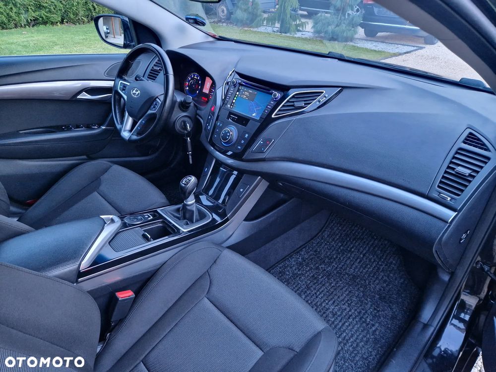 Hyundai i40 i40cw 1.6 Fifa World Cup Edition - 33