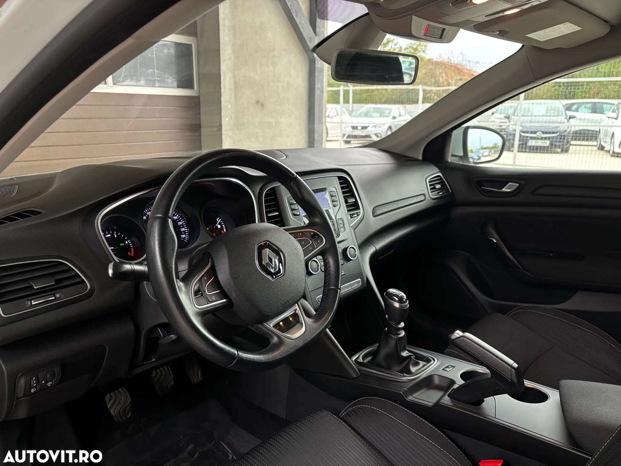 Renault Megane ENERGY dCi Zen - 4