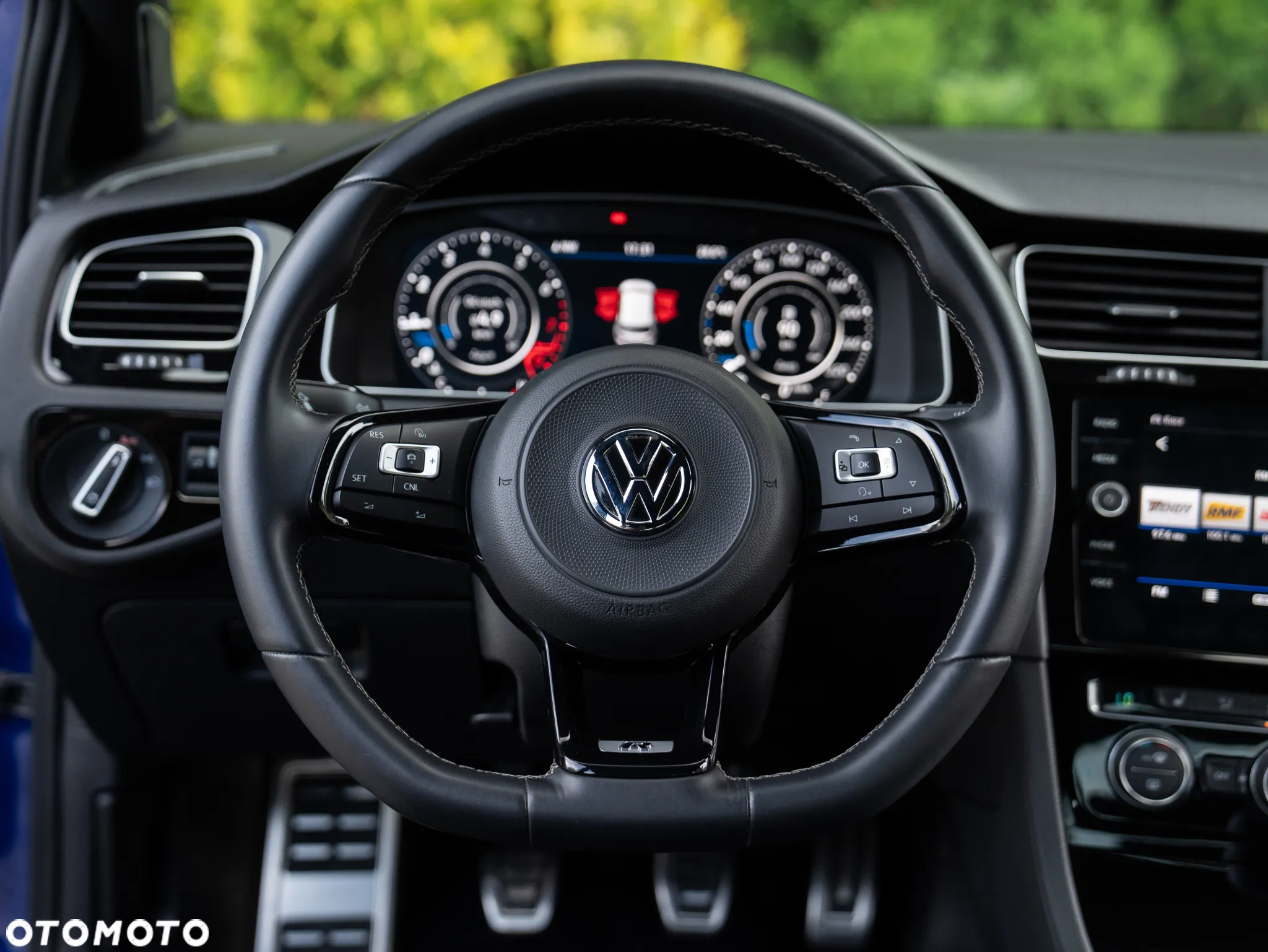 Volkswagen Golf - 35