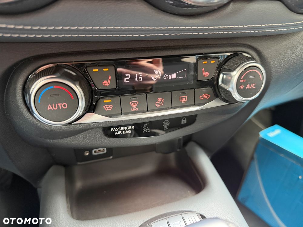 Nissan Juke 1.0 DIG-T N-Connecta DCT - 36