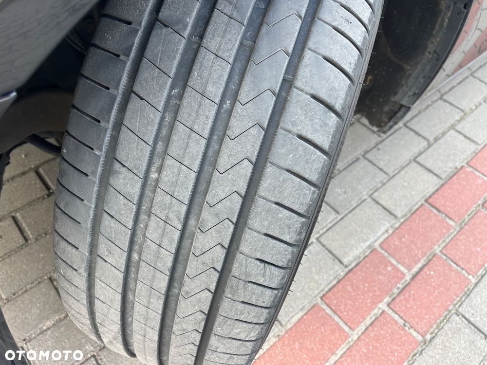 BMW Seria 5 525d xDrive - 26