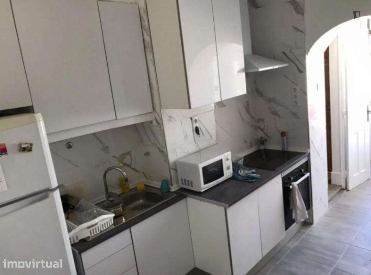 Quarto - localizado em Alameda Lisbon - Grande imagem: 3/4