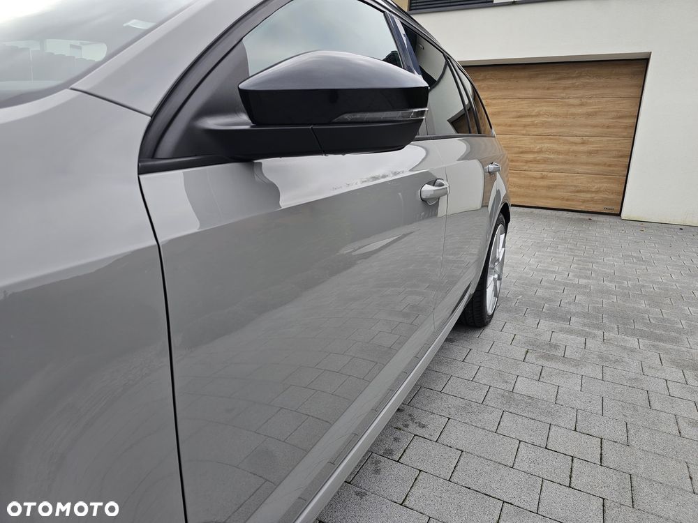 Skoda Octavia 2.0 TDI RS Challenge DSG - 10