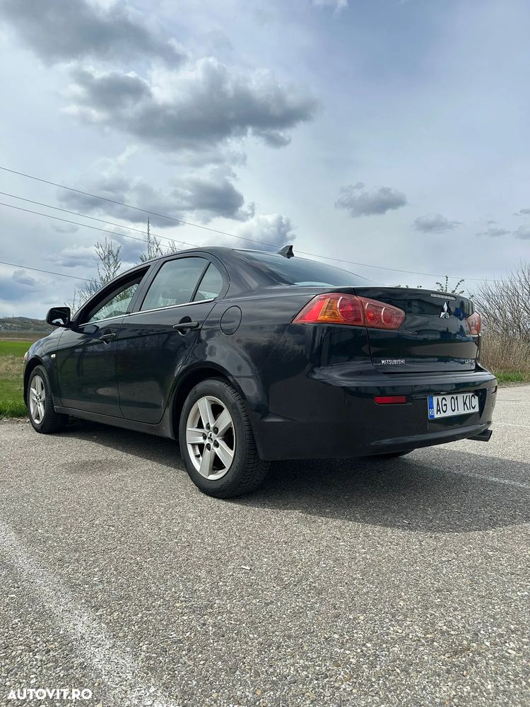 Mitsubishi Lancer 1.5 Inform - 9