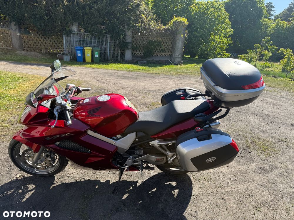 Honda VFR - 3