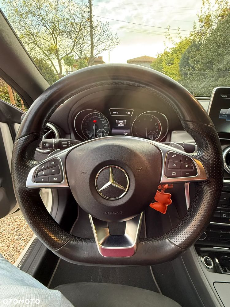Mercedes-Benz CLA 200 7G-DCT Orange Art Edition - 20