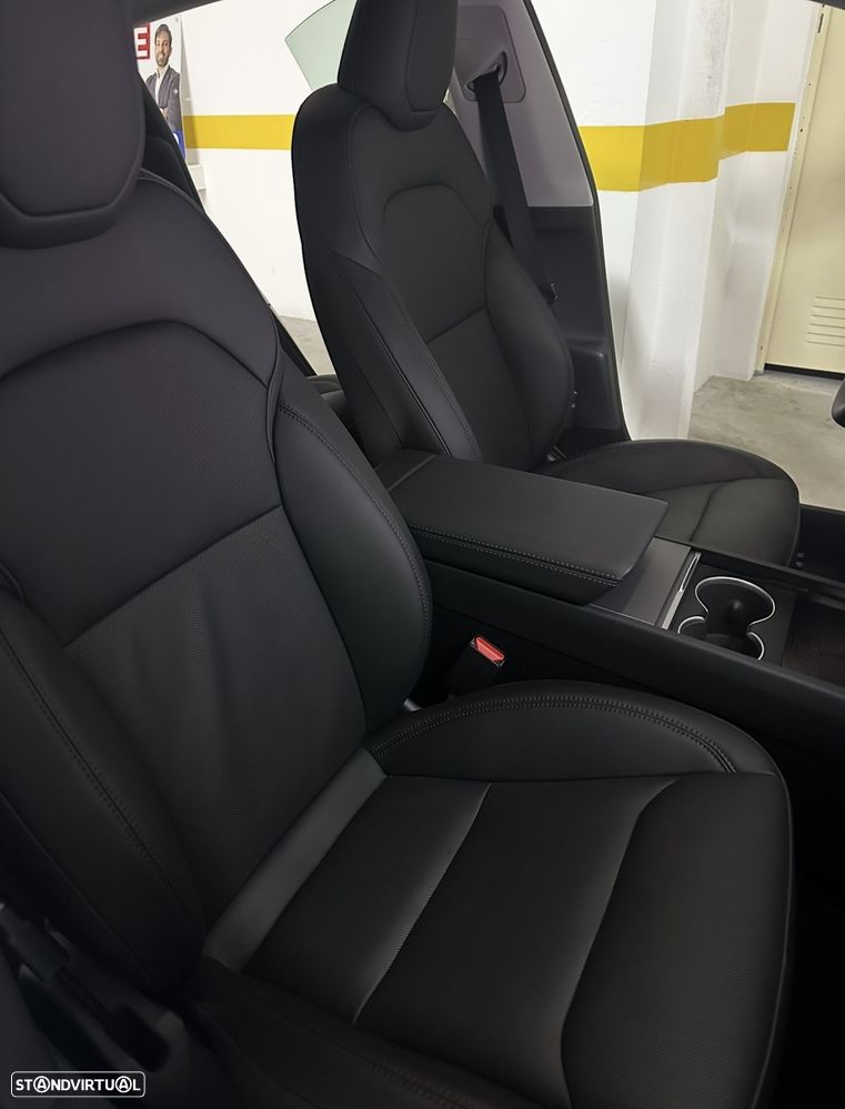 Tesla Model 3 - 10