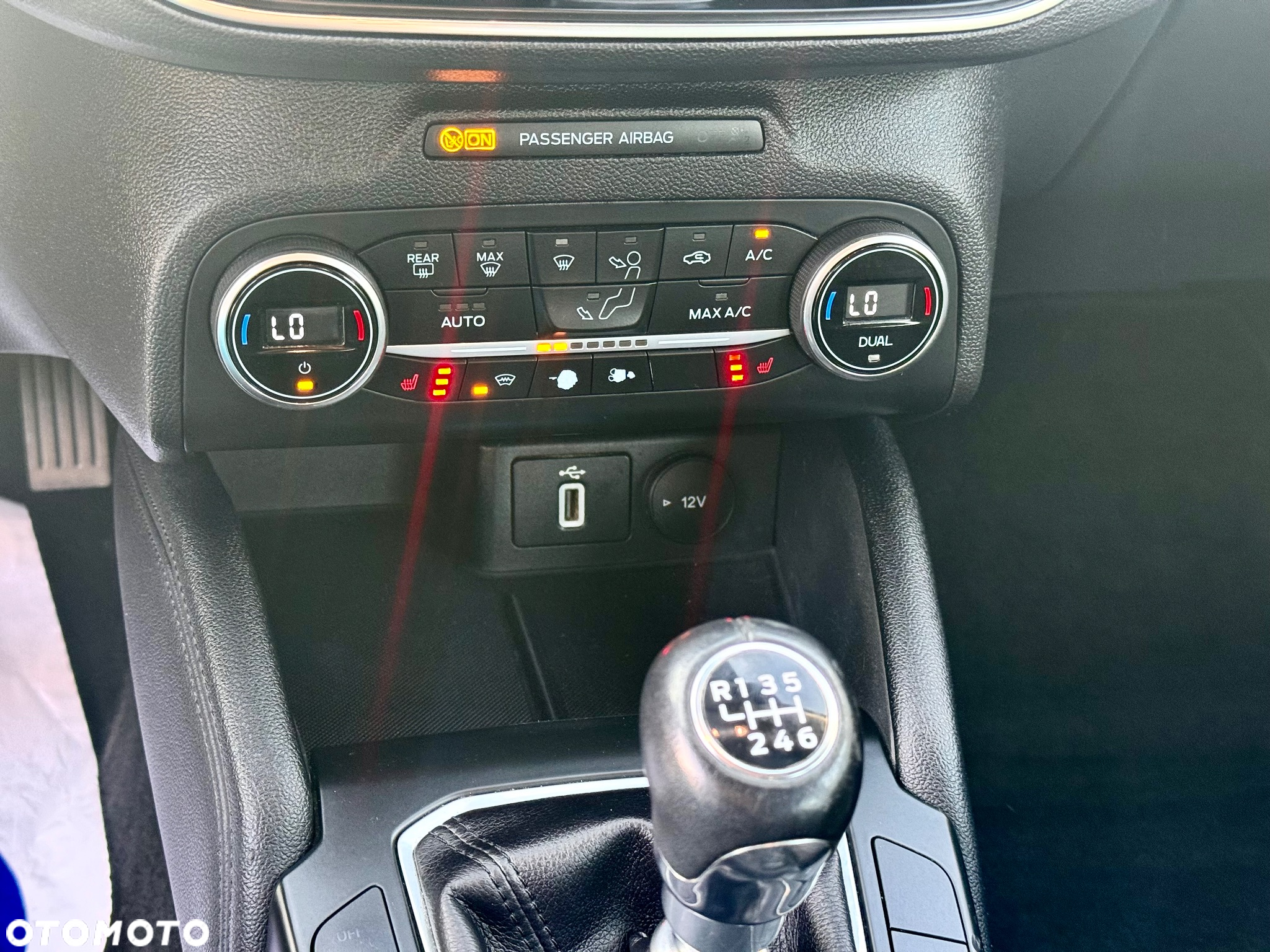 Ford Focus 1.5 EcoBlue Start-Stopp-System TITANIUM - 11