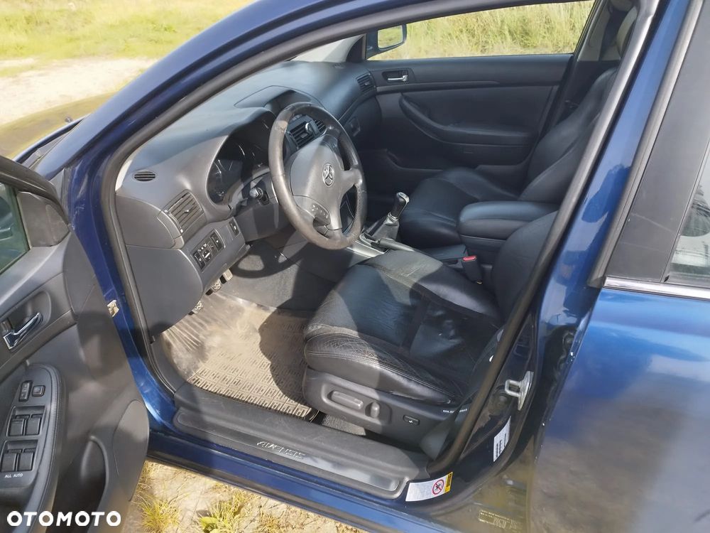 Toyota Avensis 2.0 VVT-i Sol - 11