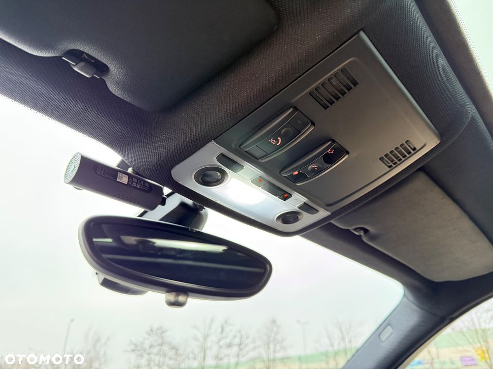 BMW Seria 1 120d - 24