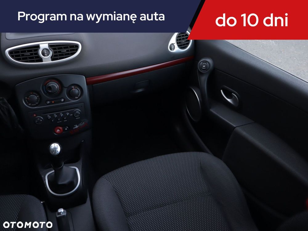 Renault Clio - 10