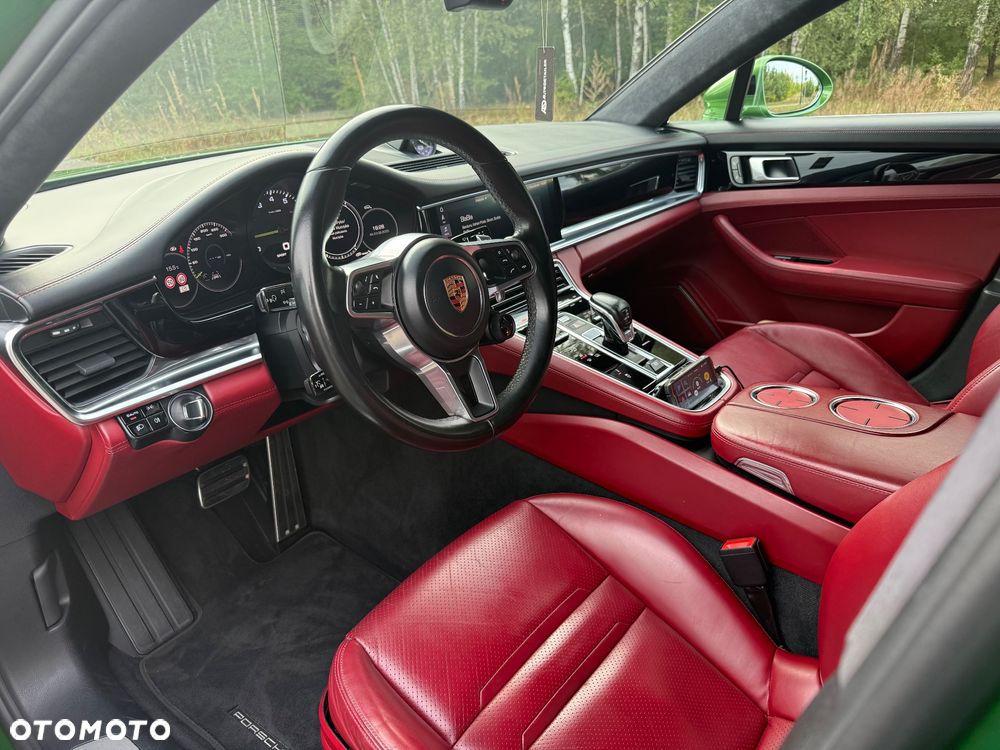 Porsche Panamera 4 E-Hybrid - 8